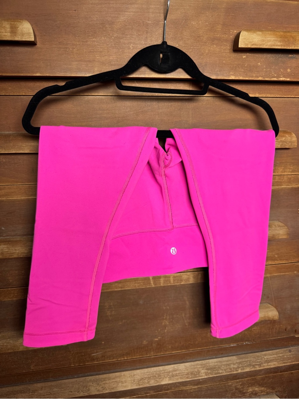 Lululemon reversible hot pink / black mid rise crop leggings
